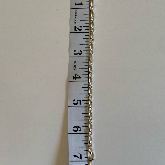 Avon Silver Tone Rhinestone Tennis Bracelet. 7” Long - Picture 7 of 7